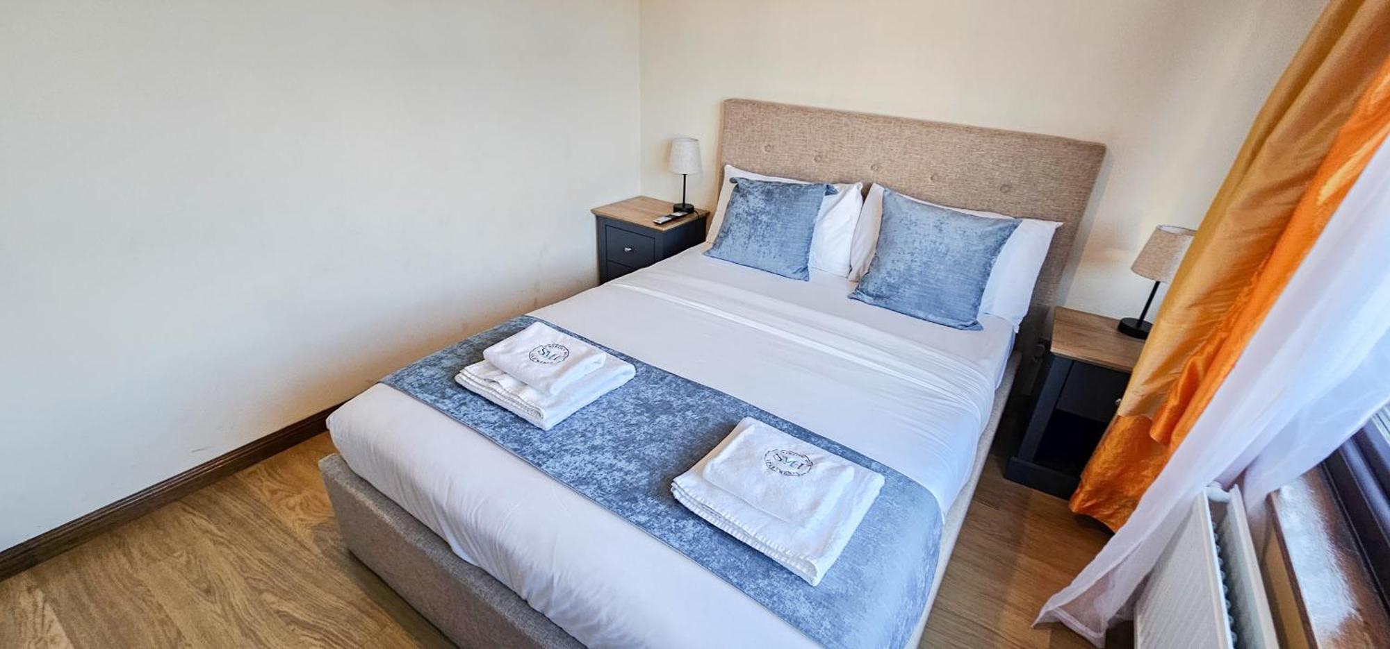 Duddingston 9 Bedroom Private House Or 9 Individual With Shared Holiday home *