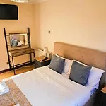 Duddingston 9 Bedroom Private House Or 9 Individual Rooms With Shared Accomodations