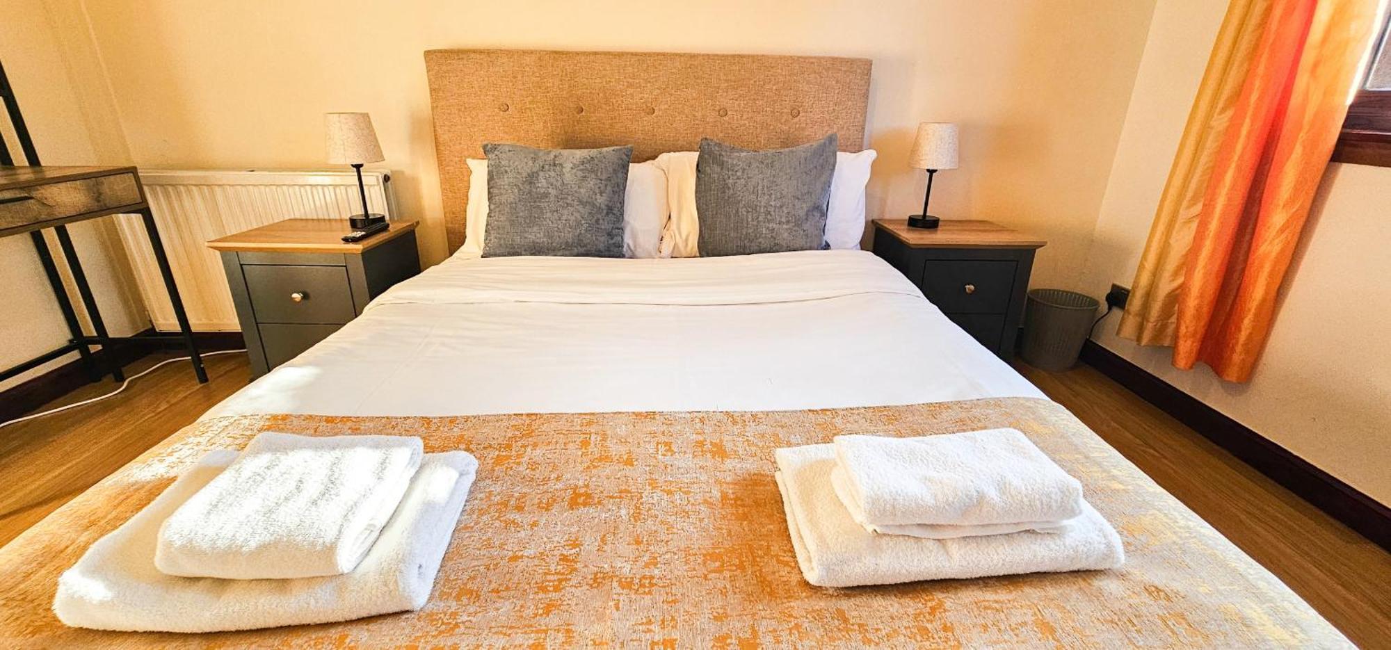 Vakantiehuis Duddingston 9 Bedroom Private House Or 9 Individual With Shared