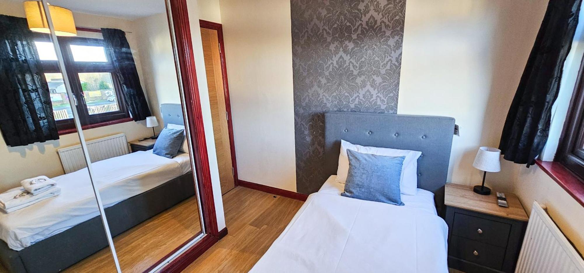 Duddingston 9 Bedroom Private House Or 9 Individual With Shared Vakantiehuis *