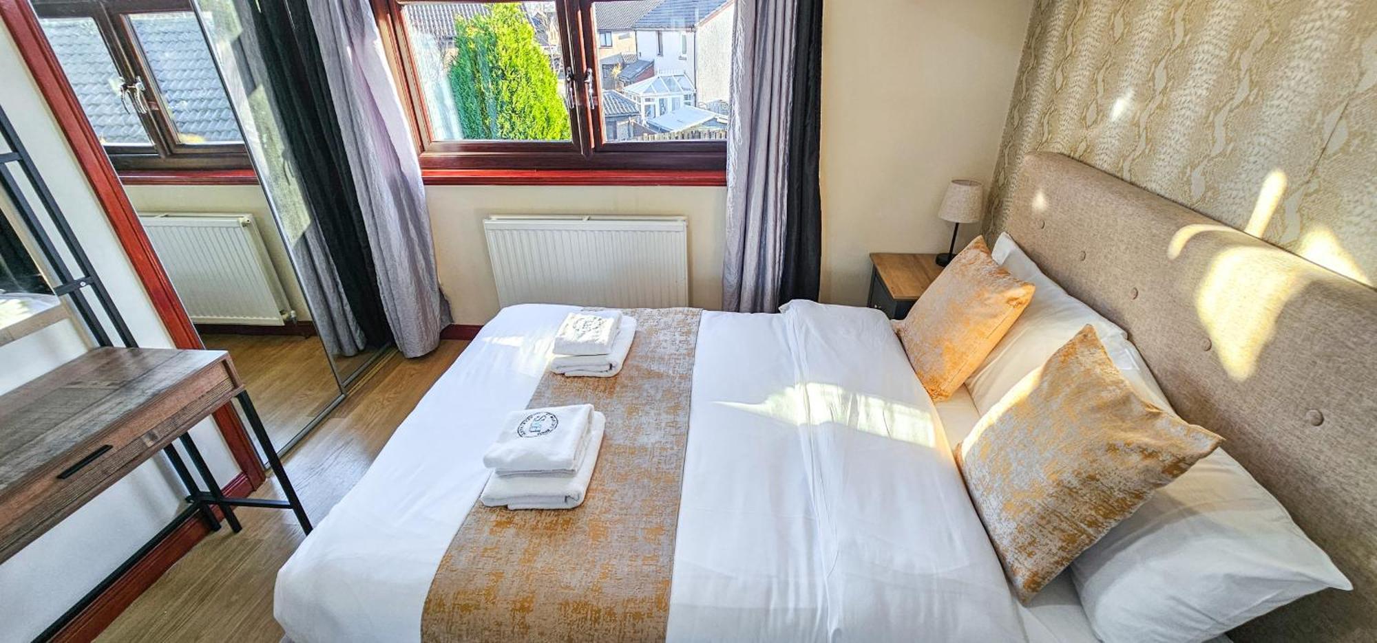 Vakantiehuis Duddingston 9 Bedroom Private House Or 9 Individual With Shared *